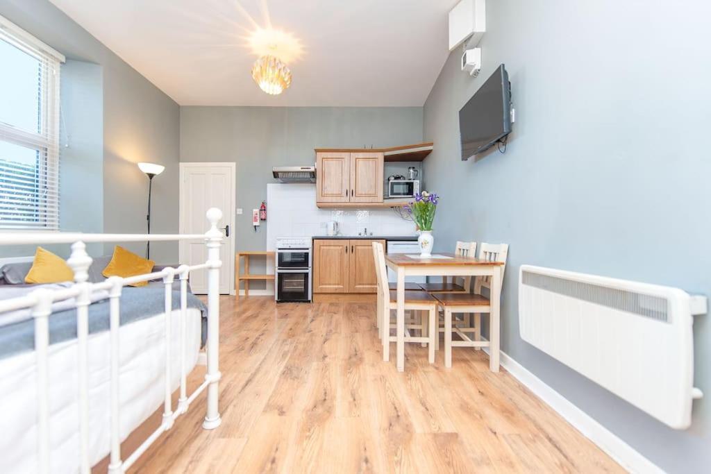 Clonbur House - Studio Village Apartment Galway Buitenkant foto