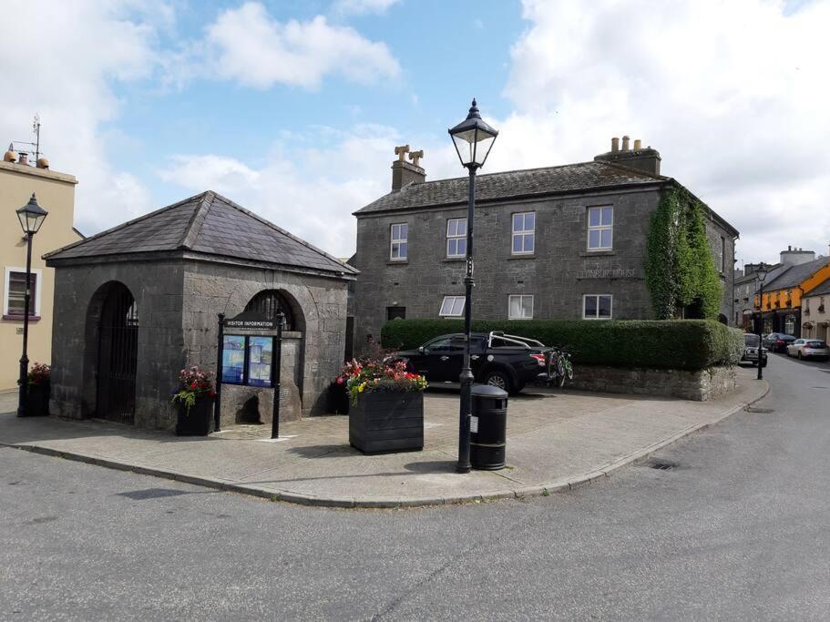 Clonbur House - Studio Village Apartment Galway Buitenkant foto