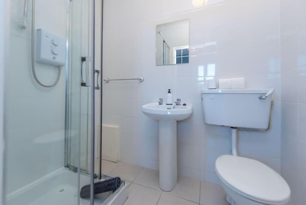 Clonbur House - Studio Village Apartment Galway Buitenkant foto