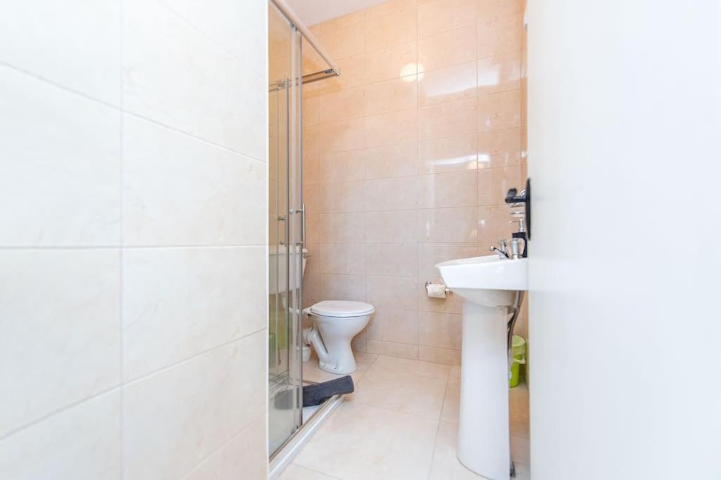 Clonbur House - Studio Village Apartment Galway Buitenkant foto