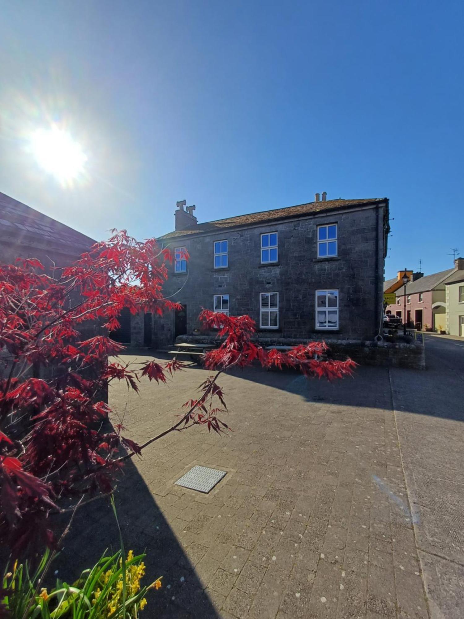 Clonbur House - Studio Village Apartment Galway Buitenkant foto